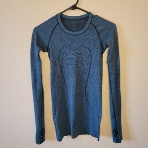Lululemon Long Sleeve Shirt (size: 0)
